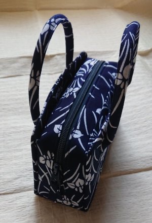 画像4: 紺地に菖蒲